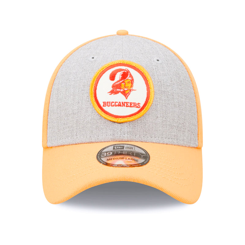 Gorra 39THIRTY Tampa Bay Buccaneers Sideline 2022 Logo Historico Buccs New Era