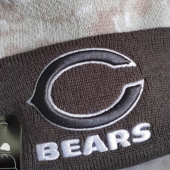 Gorro Beanie Chicago Bears Salute to Service 2024 New Era