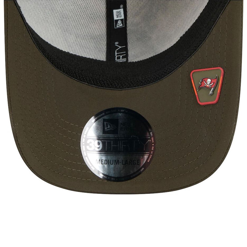 Gorra 39THIRTY Tampa Bay Buccaneers Salute to Service 2025 New Era Camuflaje