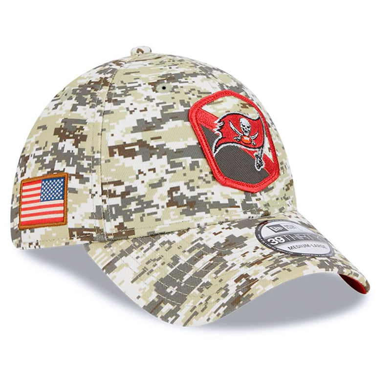 Gorra 39THIRTY Tampa Bay Buccaneers Salute to Service 2023 New Era Camuflaje