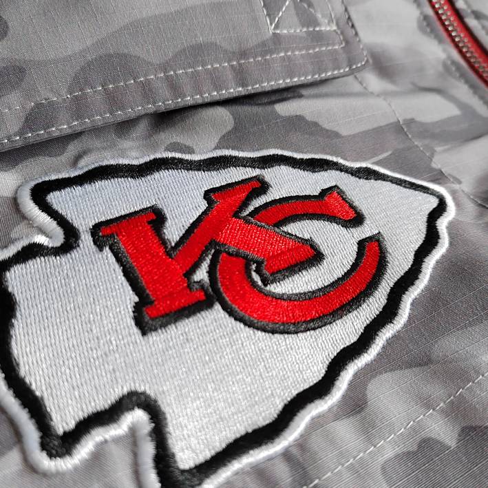 Sudadera Kansas City Chiefs Bomber Unisex The Wild Collective Camuflaje