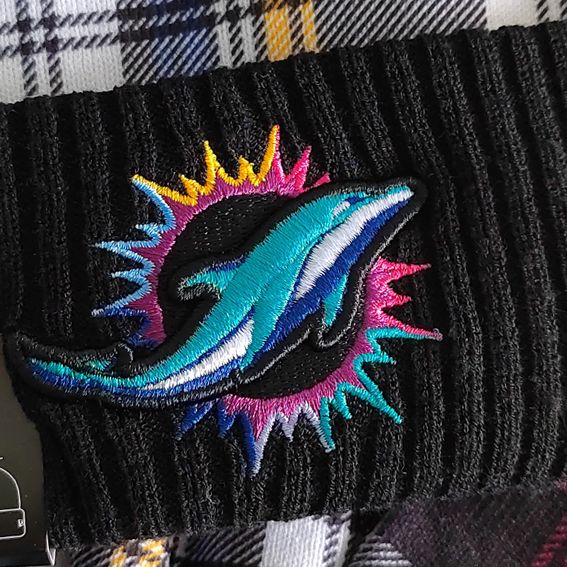 Gorro Beanie Miami Dolphins Crucial Catch 2024 New Era Mujer