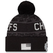 Gorro Beanie Kansas City Chiefs Salute to Service 2026 New Era Negro
