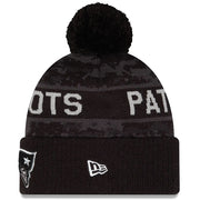 Gorro Beanie New England Patriots Salute to Service 2026 New Era Negro