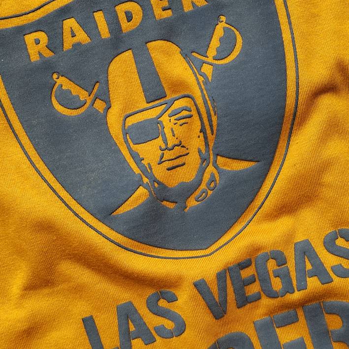 Playera Las Vegas Raiders Army Camel Verde Militar