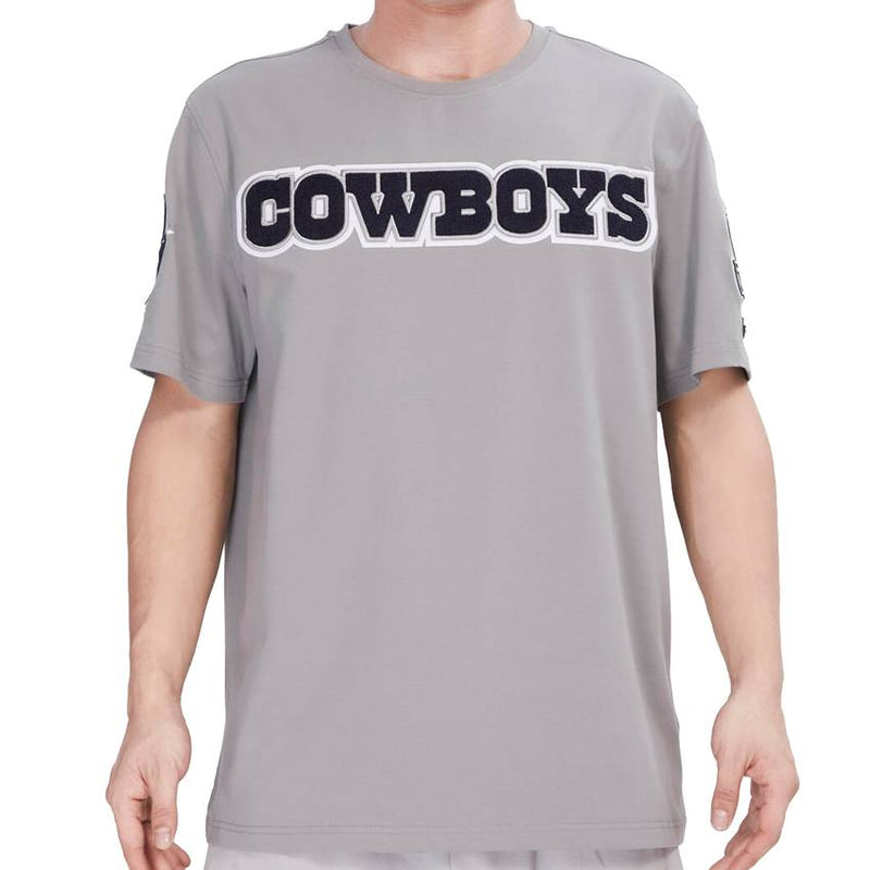 Playera Dallas Cowboys Chenille Pro Standard Gris
