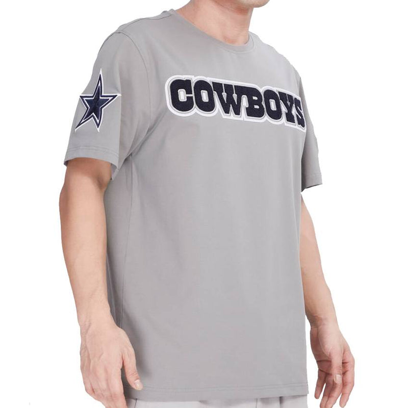 Playera Dallas Cowboys Chenille Pro Standard Gris