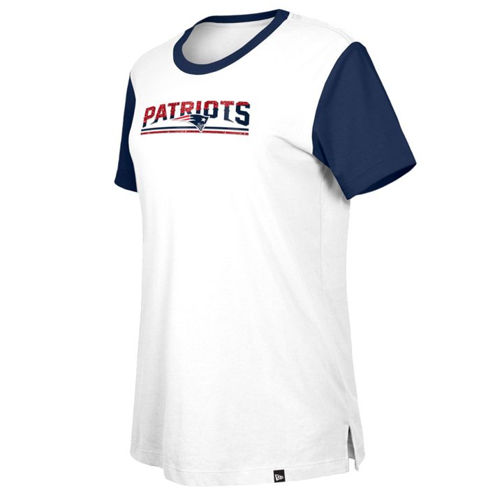 Playera New England Patriots Sideline 2023 New Era Mujer Blanco