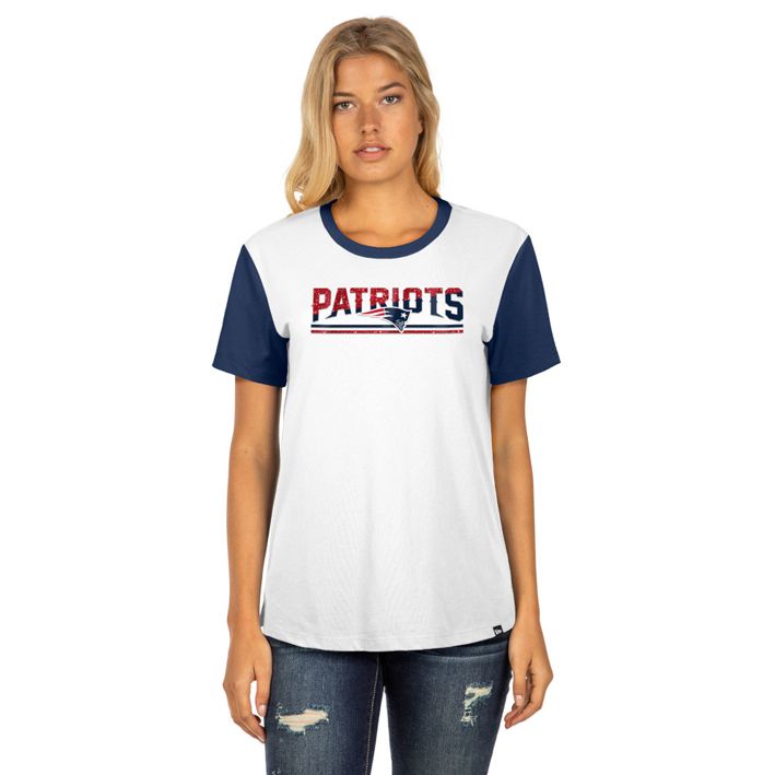 Playera New England Patriots Sideline 2023 New Era Mujer Blanco